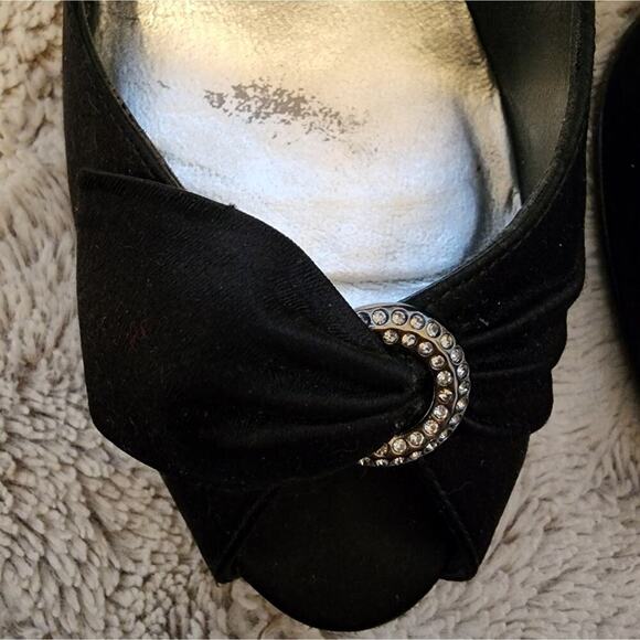STUART WEIZTMAN BLACK SATIN FABRIC PEEP TOE HEELS SIZE 9.5M - Picture 6 of 9